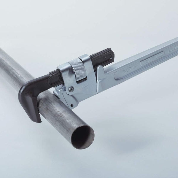 Lobster-Pipe-Wrench-Lightweight-Adjustable-Plumbing-Wrench-4-2024-07-12T03:57:00.757Z.jpg