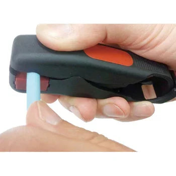 Lobster-Rotary-Dual-Blade-Coaxial-Cable-Stripper-For-3C-and-5C-Cable-2-2024-07-12T07:50:40.522Z.webp