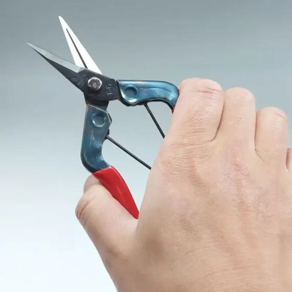 Chikamasa-Pruning-Shears-Japanese-Hand-Pruners-T-550S-2-2026-04-09T07:30:09.213Z.webp