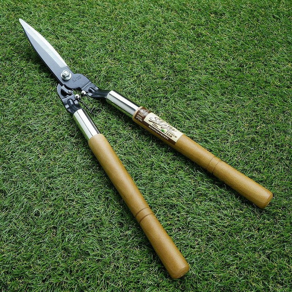 Doukan-Grass-Shears-Hand-Made-Spring-Action-Long-Handle-Shears-150mm-6-2024-04-02T03:15:41.885Z.jpg