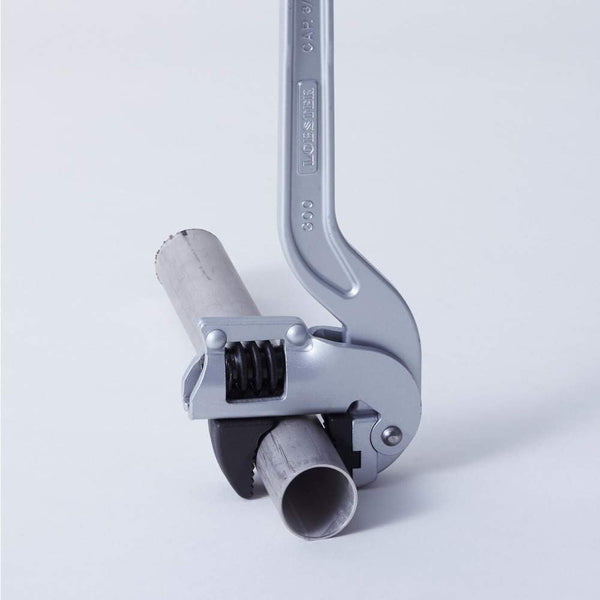 Lobster-Aluminum-Offset-Pipe-Wrench-Corner-Wrench-2-2024-07-12T06:43:07.173Z.jpg