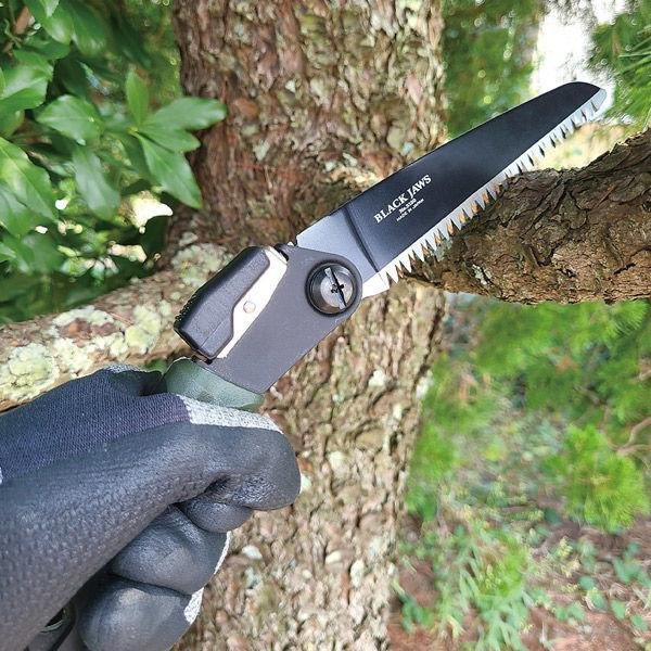 Saboten-Black-Jaws-Pocket-Sized-Folding-Pruning-Saw-130mm-3-2024-12-06T00:05:25.699Z.jpg