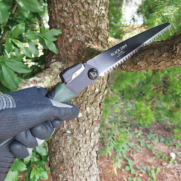 Saboten-Black-Jaws-Versatile-Folding-Saw-for-Pruning-and-Wood-Cutting-210mm-3-2024-11-25T07:41:25.978Z.jpg