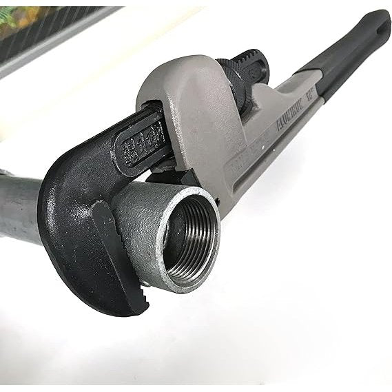 Tone-Aluminum-Adjustable-Pipe-Wrench-2-2023-12-21T03:56:48.418Z.jpg