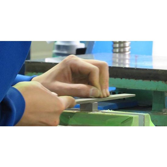 Tsubosan-Flat-Hand-File-For-Stainless-Steel-and-Metalwork-2-2024-07-11T02:32:38.730Z.jpg